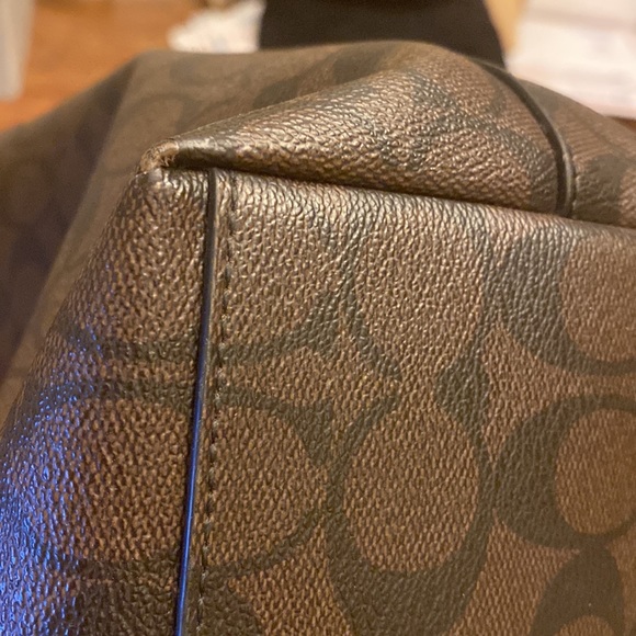 City Zip Tote In Signature Canvas Preloved SOLD - Picture 13 of 16